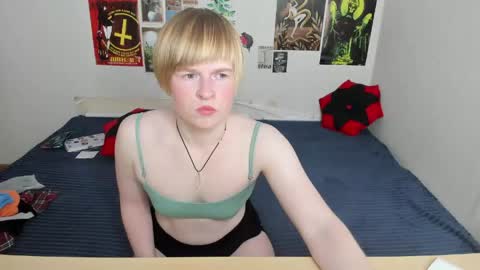 cattie_w_ online show from 05.02.26