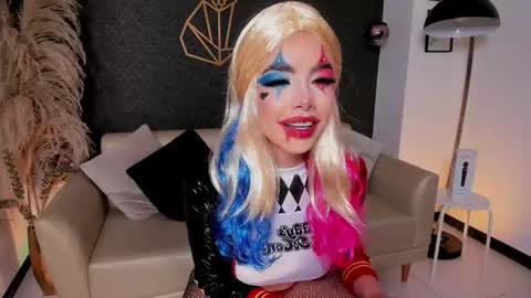 Snapshot of catvalentinee_ chatting on 10.30.25 catvalentinee_ online show from 10.30.25