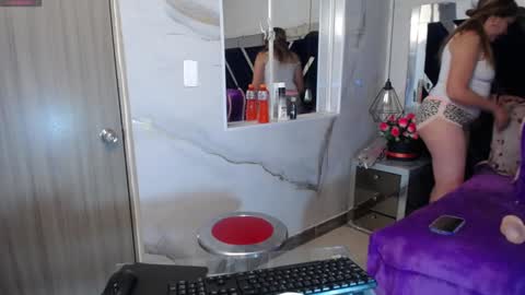 Snapshot of catyuska_bc chatting on 01.18.25 Caty online show from 01.18.25