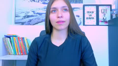 Snapshot of cayetana_01 chatting on 05.20.26 cayetana online show from 05.20.26
