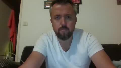 Snapshot of cebcool chatting on 10.31.25 Sb online show from 10.31.25