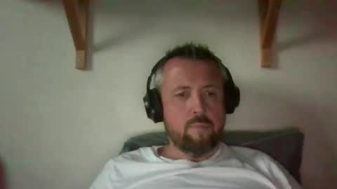 Snapshot of cebcool chatting on 12.14.25 Sb online show from 12.14.25