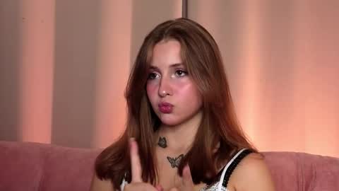 Lina  online show from 09.24.25