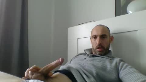 Snapshot of cedric223 chatting on 02.14.25 cedric223 online show from 02.14.25