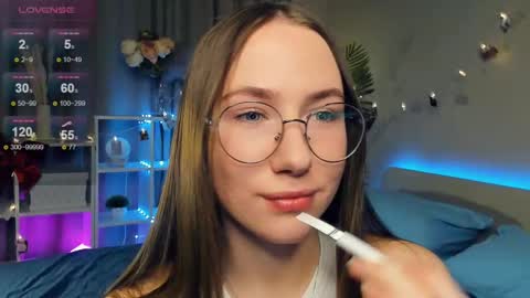 Josie Manesi online show from 03.02.25