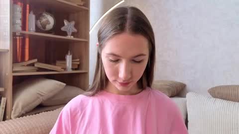 Josie Manesi online show from 09.09.25