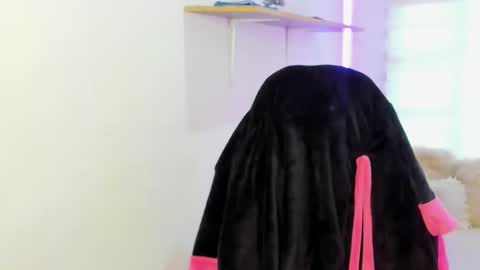 Snapshot of celeste_bonnet1 chatting on 11.03.25 celeste_bonnet1 online show from 11.03.25