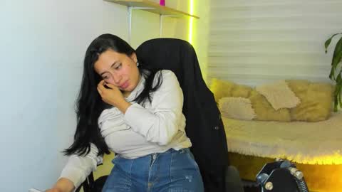 Snapshot of celeste_bonnet1 chatting on 11.29.25 celeste_bonnet1 online show from 11.29.25