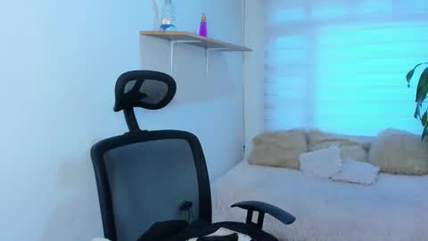 Snapshot of celeste_bonnet1 chatting on 12.02.25 celeste_bonnet1 online show from 12.02.25