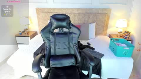 Snapshot of celeste_collinss_ chatting on 12.01.25 celeste online show from 12.01.25