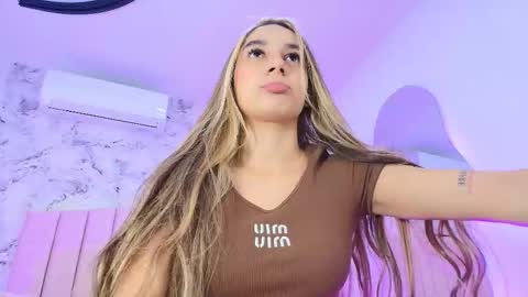 Snapshot of celeste_moonx chatting on 11.21.25 Celeste online show from 11.21.25