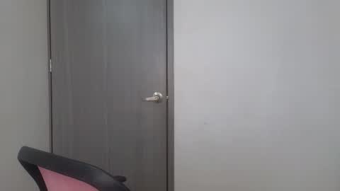 Snapshot of celeste_shinny chatting on 11.25.25 celeste_shinny online show from 11.25.25