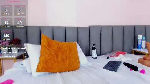 Snapshot of celeste_smmith_ chatting on 02.11.25 celeste_smmith_ online show from 02.11.25