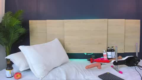 Snapshot of celeste_smmith_ chatting on 02.13.25 celeste_smmith_ online show from 02.13.25