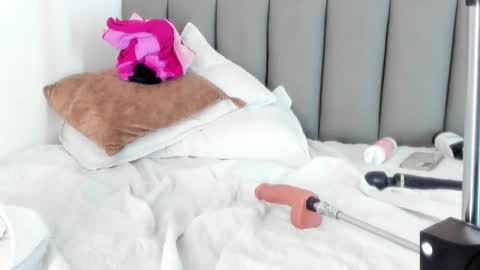 Snapshot of celeste_smmith_ chatting on 02.25.25 celeste_smmith_ online show from 02.25.25