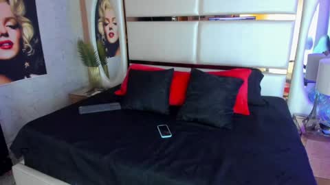 Snapshot of celeste_starsss chatting on 05.13.26 celeste_starsss online show from 05.13.26