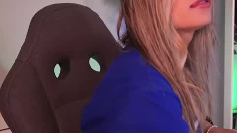 Snapshot of celesterabbit chatting on 03.11.25 The girl of your eyes online show from 03.11.25