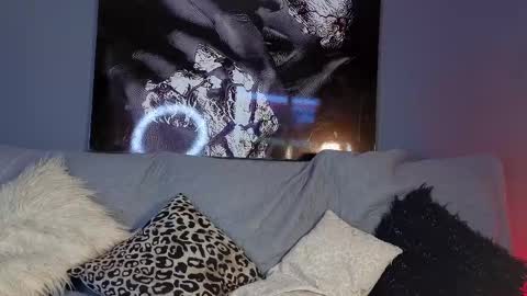 Snapshot of celestesecret chatting on 11.17.25 Sara online show from 11.17.25