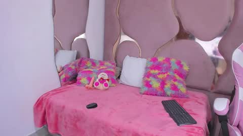 Snapshot of celestexht chatting on 12.15.25 Natalia online show from 12.15.25