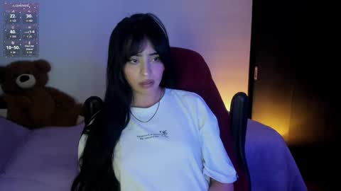 Snapshot of celestinepurple chatting on 11.19.25 Celestineeeeee online show from 11.19.25