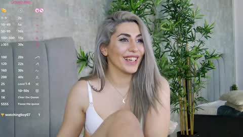 Snapshot of celinemeyerr chatting on 01.22.25 CelineMeyer online show from 01.22.25