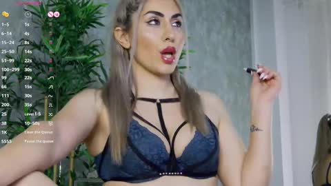 Snapshot of celinemeyerr chatting on 02.22.25 CelineMeyer online show from 02.22.25