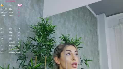 Snapshot of celinemeyerr chatting on 03.05.25 CelineMeyer online show from 03.05.25