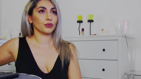 Snapshot of celinemeyerr chatting on 11.04.25 CelineMeyer online show from 11.04.25