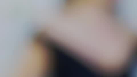 Snapshot of celinemeyerr chatting on 11.05.25 CelineMeyer online show from 11.05.25