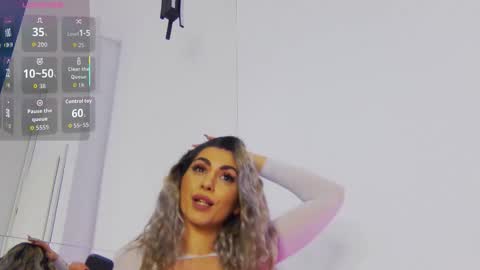 Snapshot of celinemeyerr chatting on 12.04.25 CelineMeyer online show from 12.04.25