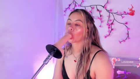 Hello guys my name is Sofi and Lizzie and  Vanessa online show from 10.06.25