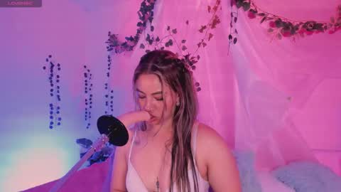 Hello guys my name is Sofi and Lizzie and  Vanessa online show from 11.09.25