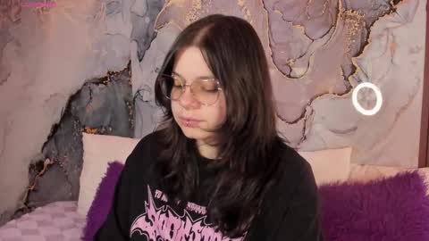 Hello guys my name is Sofi and Lizzie and  Vanessa online show from 02.19.26