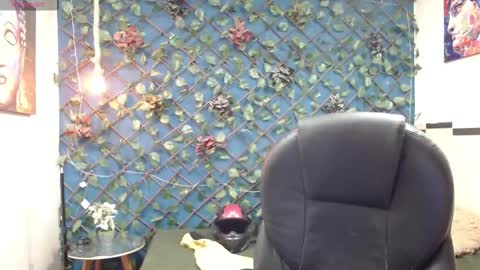 Snapshot of cerokershelby chatting on 12.04.25 Ceroke online show from 12.04.25