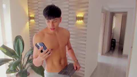 Snapshot of ceron_cb chatting on 12.05.25 ceron cb online show from 12.05.25