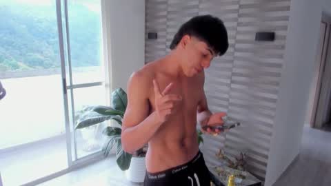 Snapshot of ceron_cb chatting on 12.20.25 ceron cb online show from 12.20.25