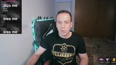 Snapshot of cerso1 chatting on 11.11.25 Cerso online show from 11.11.25