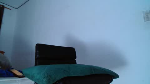 Snapshot of cesar_master_ chatting on 10.02.25 cesar_master_ online show from 10.02.25