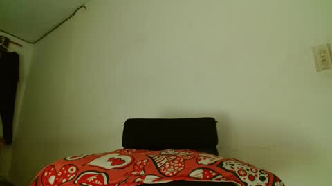 Snapshot of cesar_master_ chatting on 10.25.25 cesar_master_ online show from 10.25.25