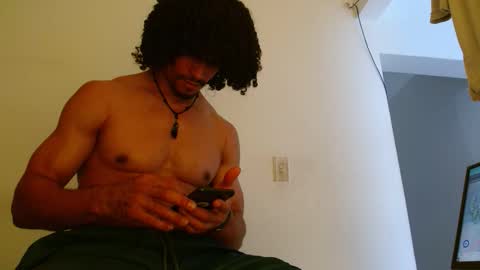 Snapshot of cesar_master_ chatting on 12.01.25 cesar_master_ online show from 12.01.25