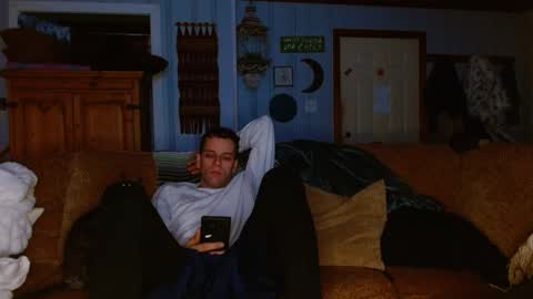 Snapshot of cguffey2284 chatting on 01.05.25 cguffey2284 online show from 01.05.25