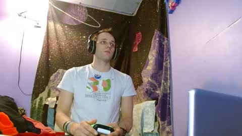 Snapshot of cguffey2284 chatting on 01.07.25 cguffey2284 online show from 01.07.25