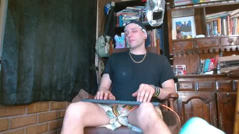 Snapshot of cguffey2284 chatting on 02.25.25 cguffey2284 online show from 02.25.25