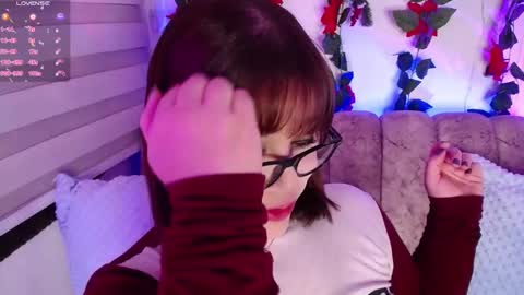 Snapshot of chaarlotte_1 chatting on 02.02.25 charlotte online show from 02.02.25