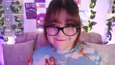 Snapshot of chaarlotte_1 chatting on 09.18.25 charlotte online show from 09.18.25