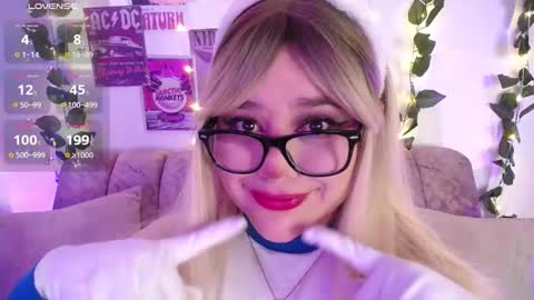 Snapshot of chaarlotte_1 chatting on 10.31.25 charlotte online show from 10.31.25