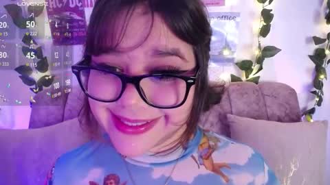 Snapshot of chaarlotte_1 chatting on 11.17.25 charlotte online show from 11.17.25