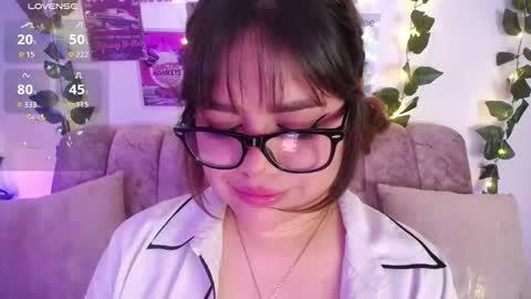 Snapshot of chaarlotte_1 chatting on 11.20.25 charlotte online show from 11.20.25