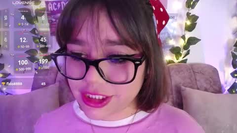 Snapshot of chaarlotte_1 chatting on 12.04.25 charlotte online show from 12.04.25