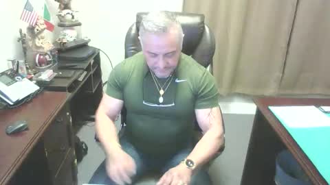 Snapshot of chacho1968 chatting on 01.12.26 Chuck online show from 01.12.26